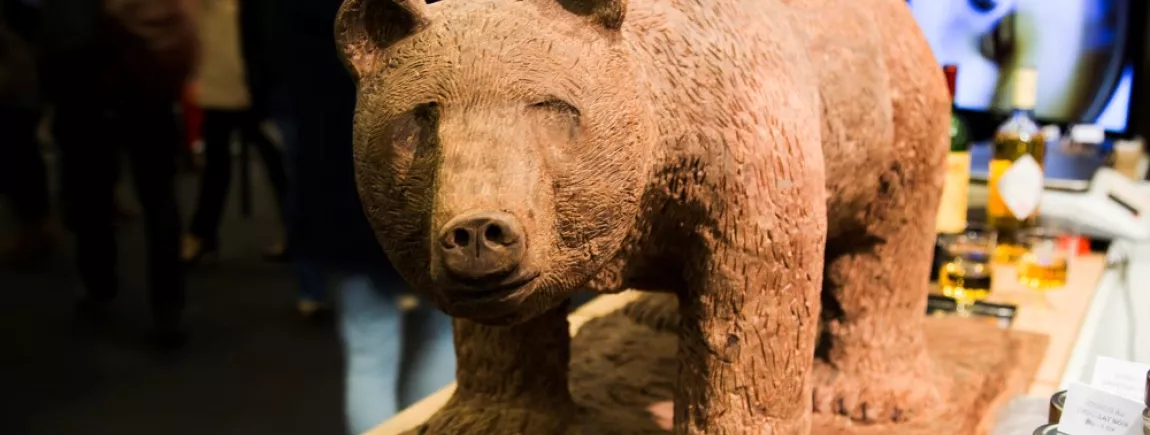 Une sculpture d’ours en chocolat