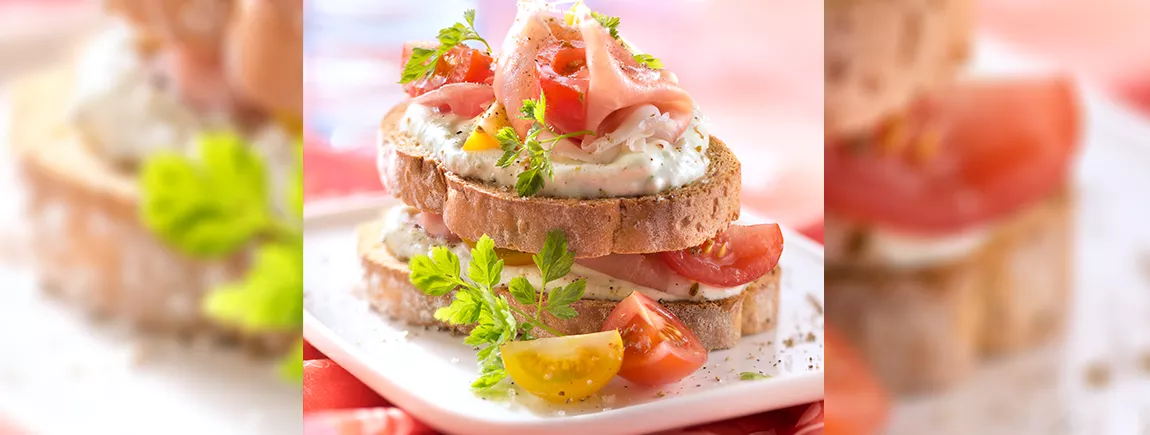 Tartine de chèvre et jambon cru avec Pelletier®